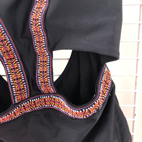 💚 black one piece with beading design - Picture 4 of 10